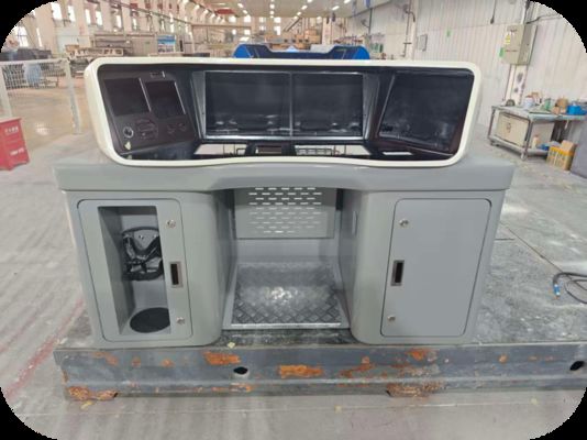 地下鉄運転席のコントロールパネル