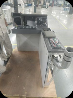 地下鉄運転席のコントロールパネル